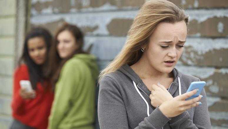 SİBER ZORBALIĞA UĞRAYAN BİRİNİ  GÖRÜRSENİZ NE YAPMALISINIZ?