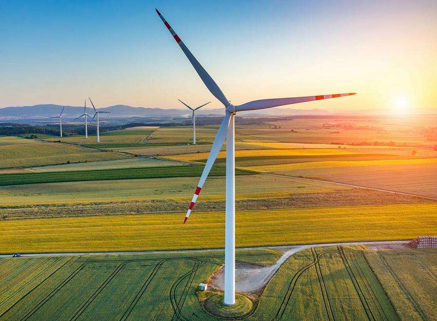 RÜZGAR TÜRBİNLERİ   BİNLERCE HANEYE ELEKTRİK ÜRETİYOR