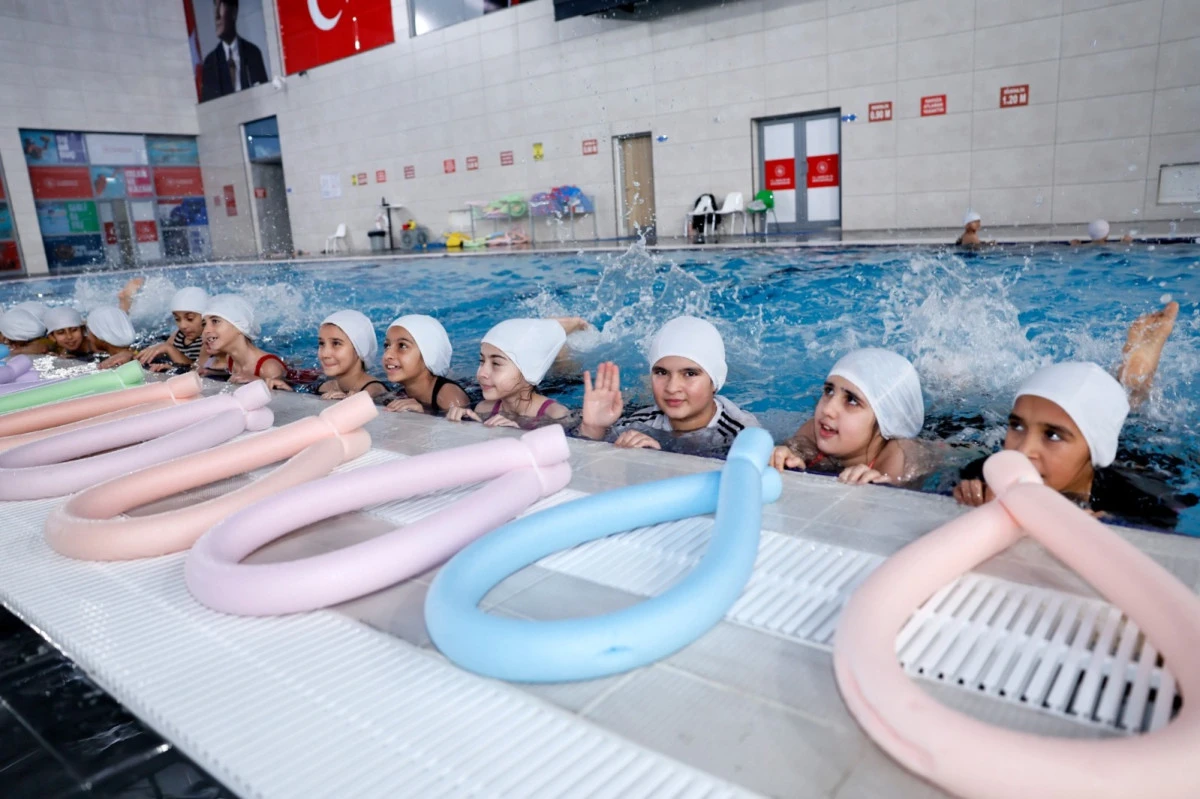 25 bin çocuğa yüzme öğretilecek