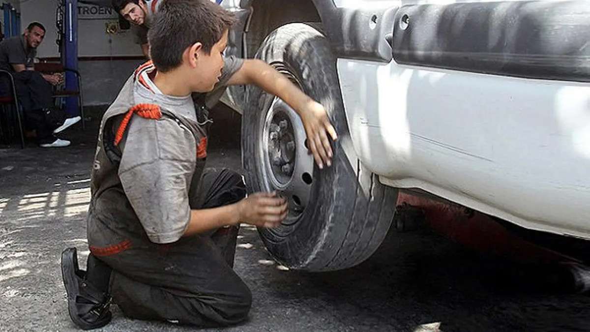 4 çocuktan 1’i çalışıyor