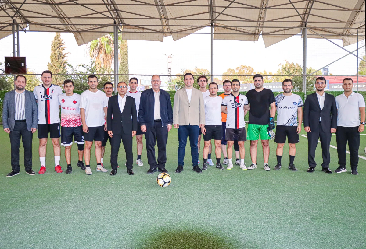 ADANA BAROSU TARAFINDAN BU YIL 21'İNCİSİ DÜZENLENEN GELENEKSEL Av. SAVAŞ BEDİR HALI SAHA FUTBOL TURNUVASININ ŞAMPİYONU ADALETGÜCÜ OLDU