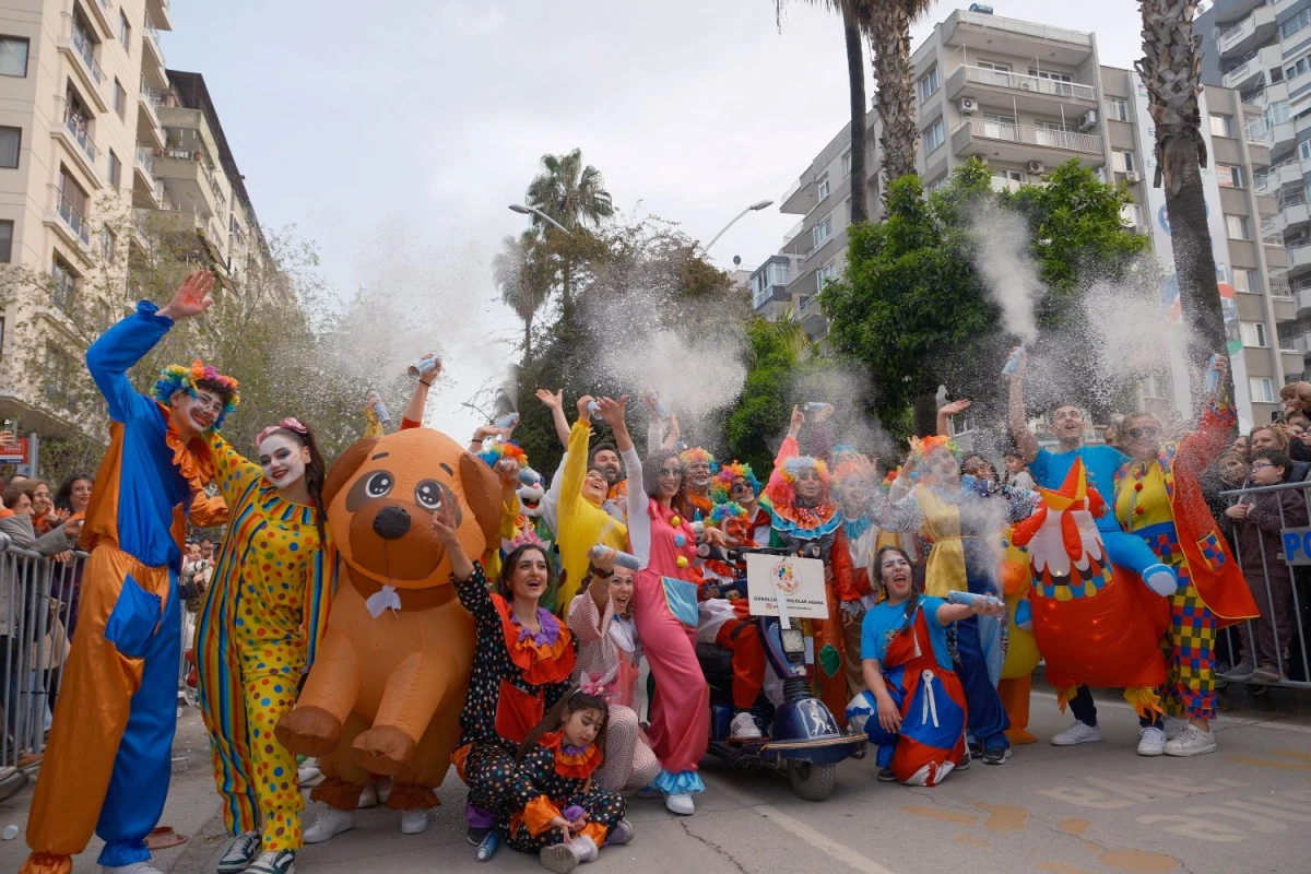 ADANA&rsquo;DA KARNAVAL  COŞKUSU DORUĞA &Ccedil;IKTI
