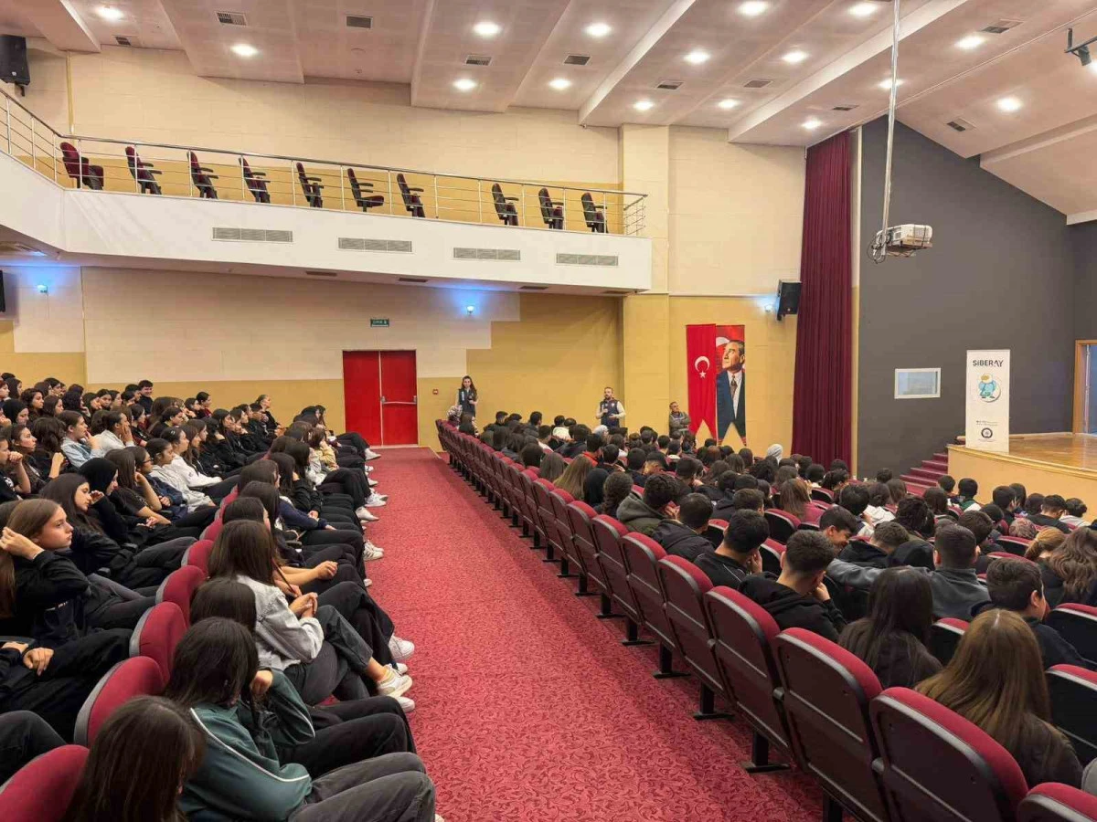 Adana’da öğrencilere dijital güvenlik eğitimi