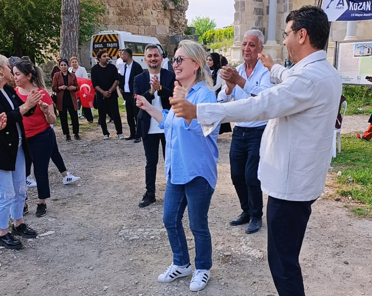Ağca, 19 Mayıs&rsquo;ta Kozan  gen&ccedil;liğiyle bir araya geldi 