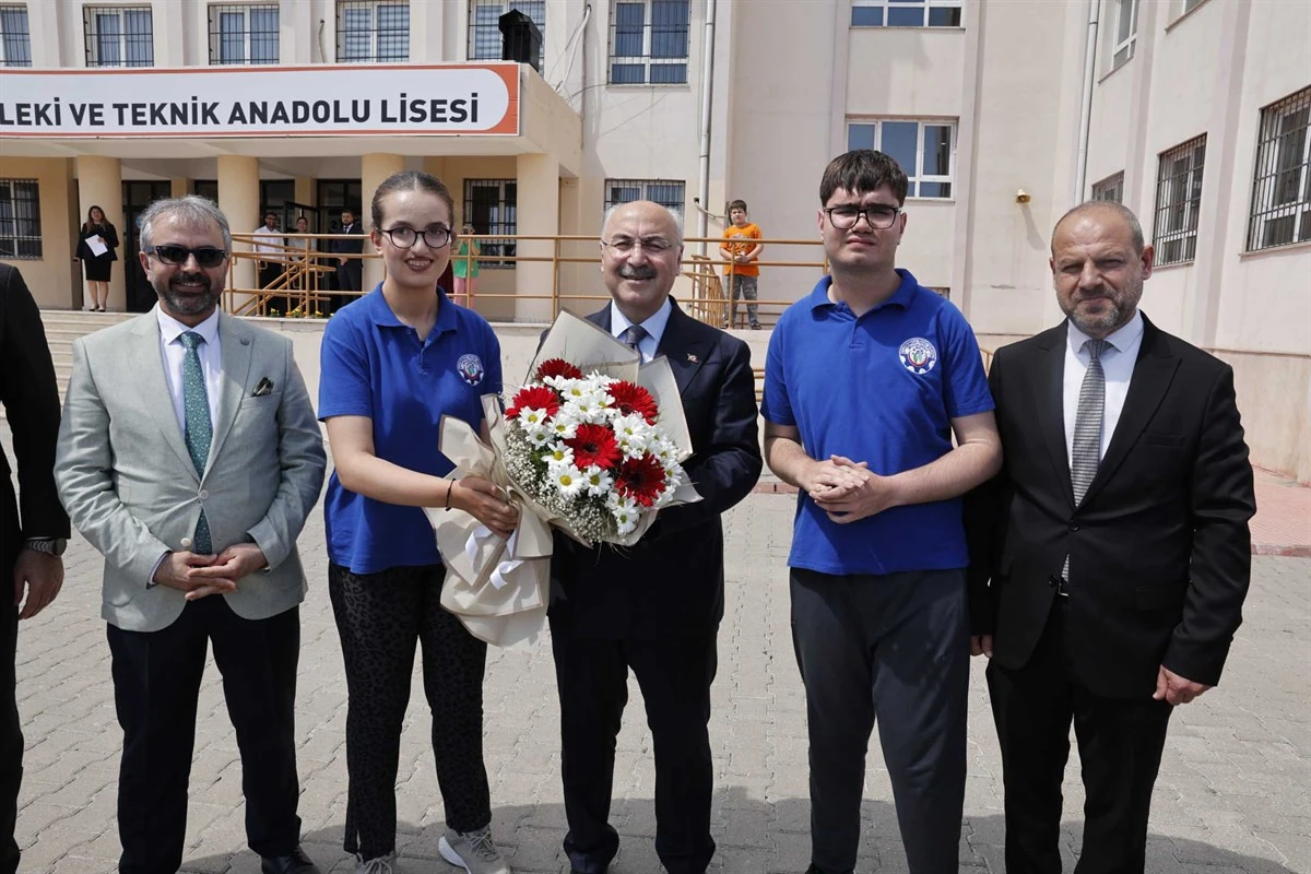  “AİLE YAPIMIZ SİSTEMATİK BİR ŞEKİLDE HEDEF ALINIYOR”