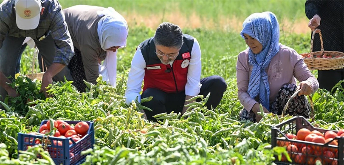Bakan Yumaklı&rsquo;dan D&uuml;nya Kadın &Ccedil;ift&ccedil;iler G&uuml;n&uuml; mesajı