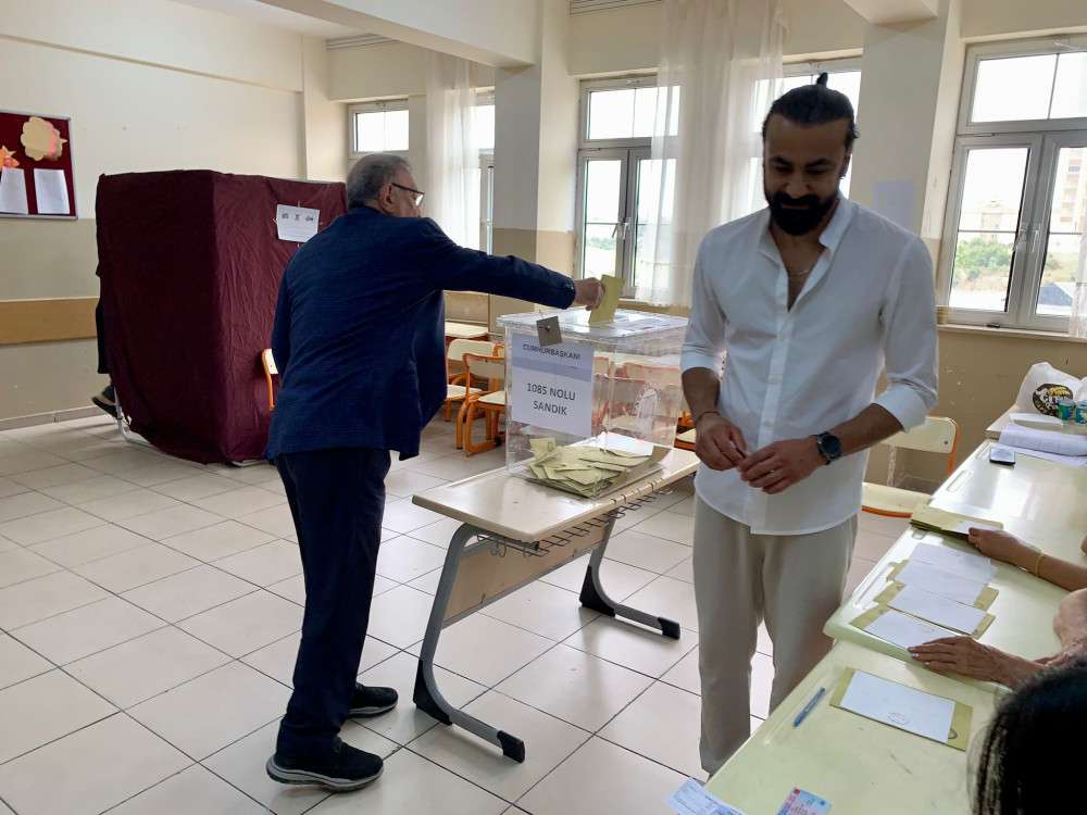 BAŞKAN AKAY OYUNU KULLANDI