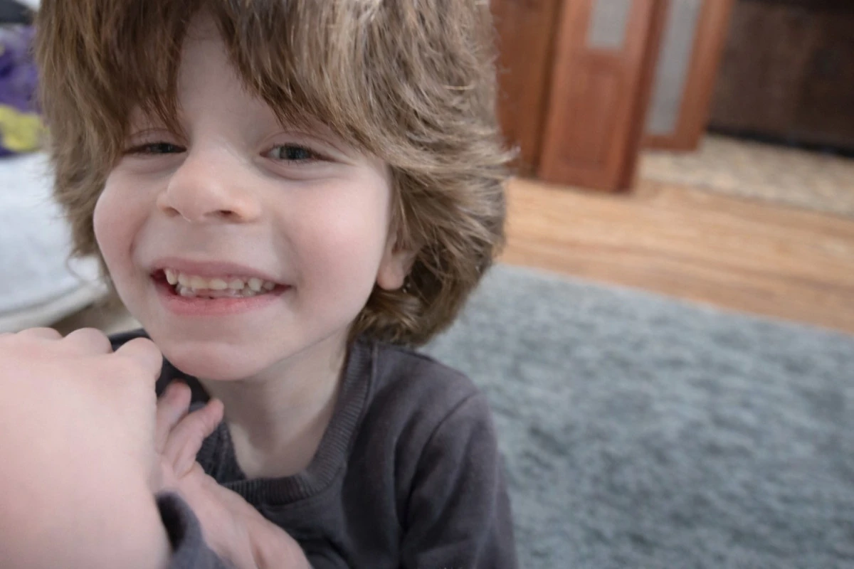 Bir Annenin G&ouml;z&uuml;nden Otizm: Sessiz Ama G&uuml;&ccedil;l&uuml; Bir Yolculuk