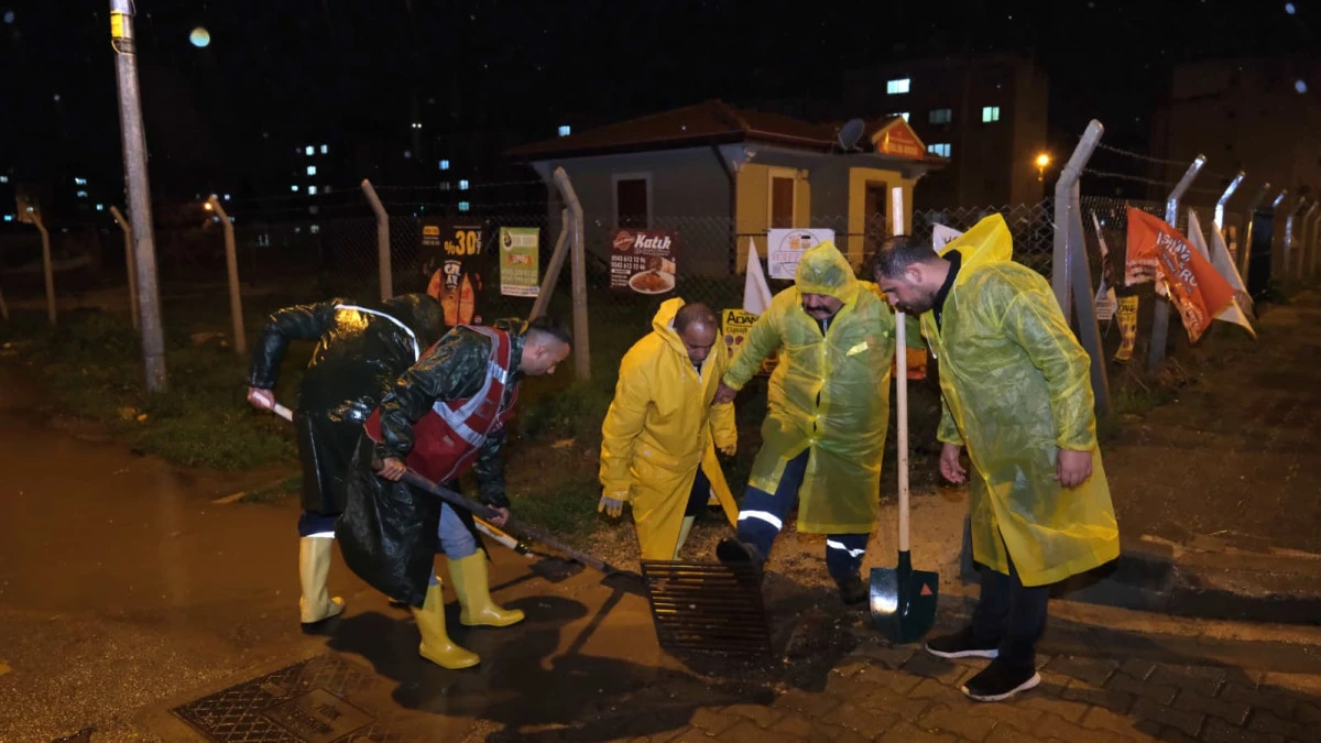 Ceyhan&rsquo;da yağmura  karşı seferberlik