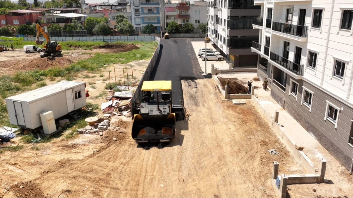 Ceyhan&rsquo;da yollar yenileniyor