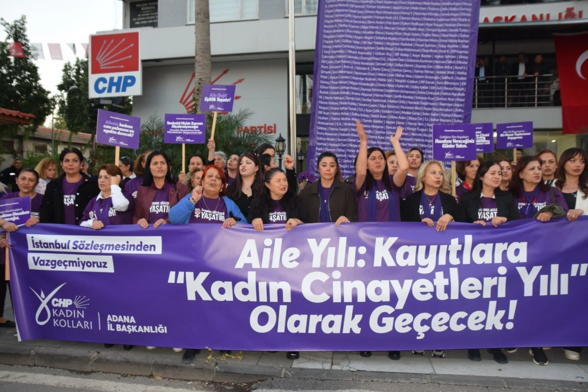 CHP’li kadınlardan kadın  cinayetlerine protesto