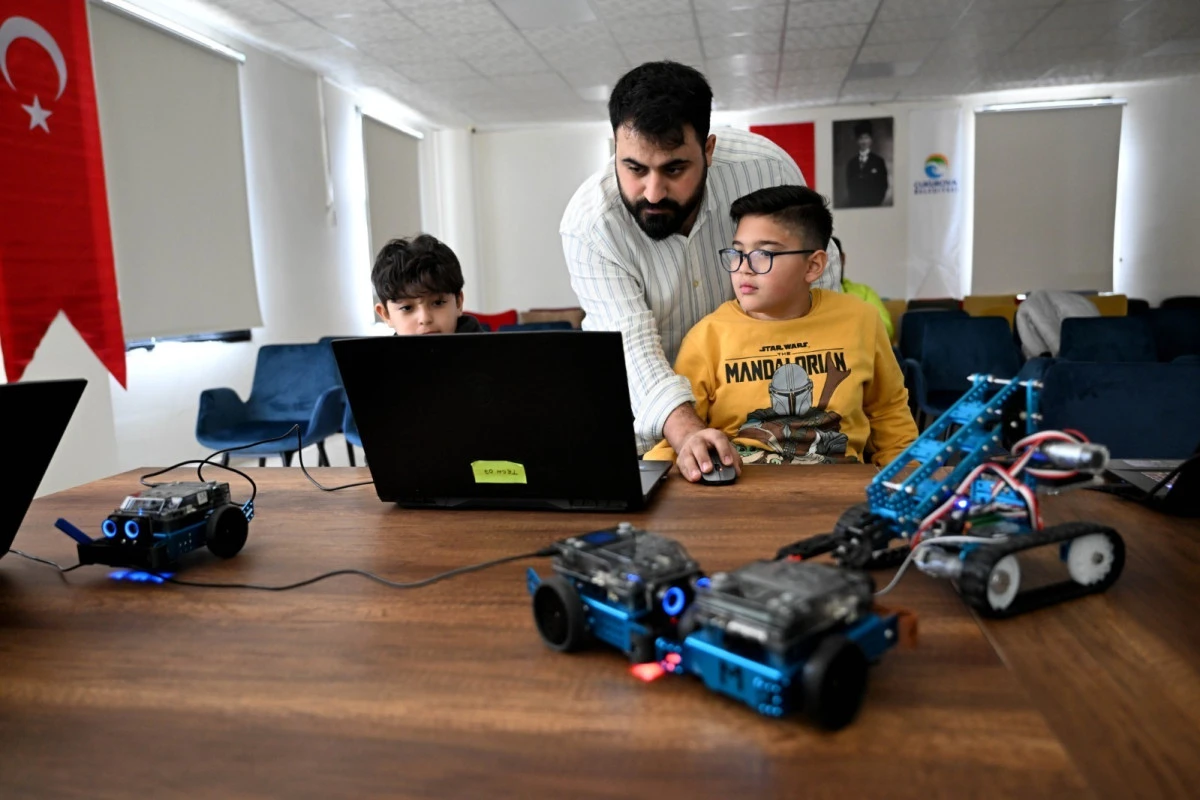 &Ccedil;OCUKLAR VE GEN&Ccedil;LER  TEKNOLOJİYLE BULUŞUYOR