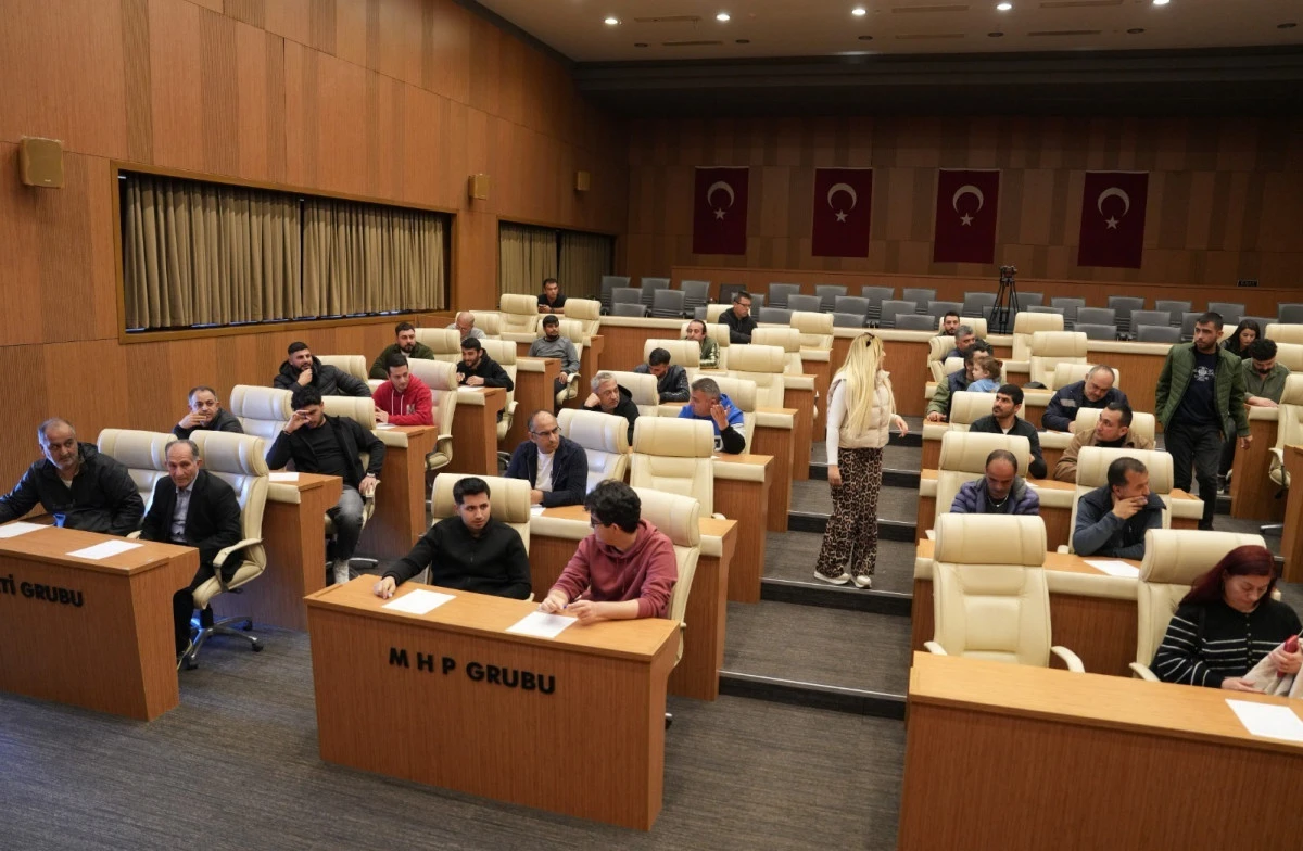 &Ccedil;UKUROVA&rsquo;DA İŞ ARAYANLAR İŞVERENLERLE BULUŞTU