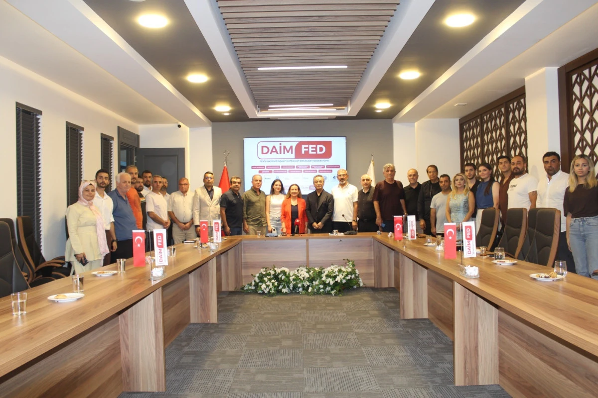 DAİMFED&rsquo;in ilk &ouml;d&uuml;l&uuml;  Nesrin Vursavuş&rsquo;a