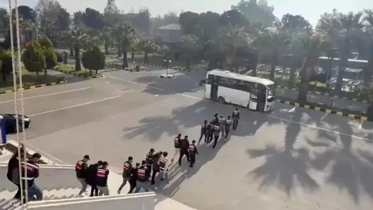 DEAŞ&rsquo;a operasyon: 90 g&ouml;zaltı