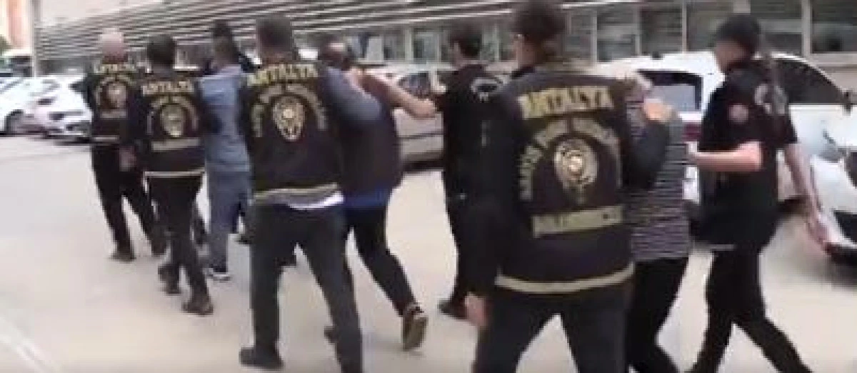 Dolandırıcılık şebekelerine  operasyon: 73 tutuklama