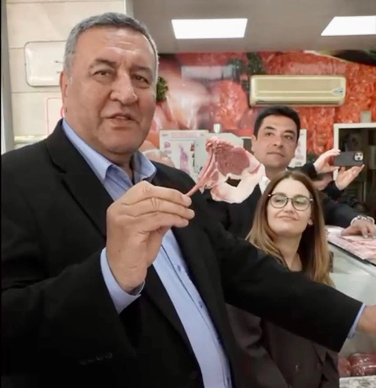 Emekli ikramiyesi 32  kalem pirzola alabiliyor