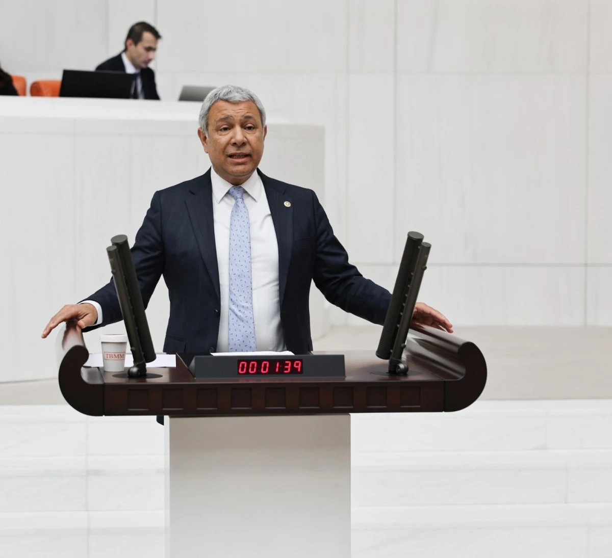 &ldquo;Emekli ikramiyesi bir  Ramazan kolisi etmiyor&rdquo;