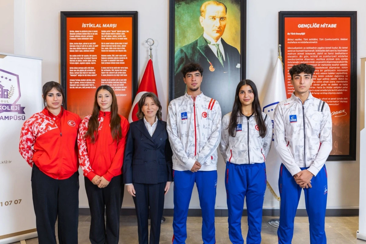 FİLİZ KEPME, İSTANBUL LİDER KOLEJİ'NİN ALTIN MADALYALI MİLLİ SPORCULARINI KUTLADI