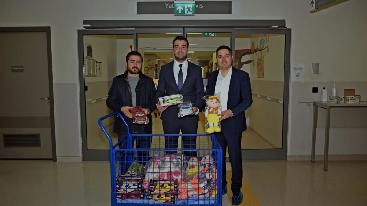 Gen&ccedil; Birlik Adana&rsquo;dan hasta &ccedil;ocuklara ziyaret