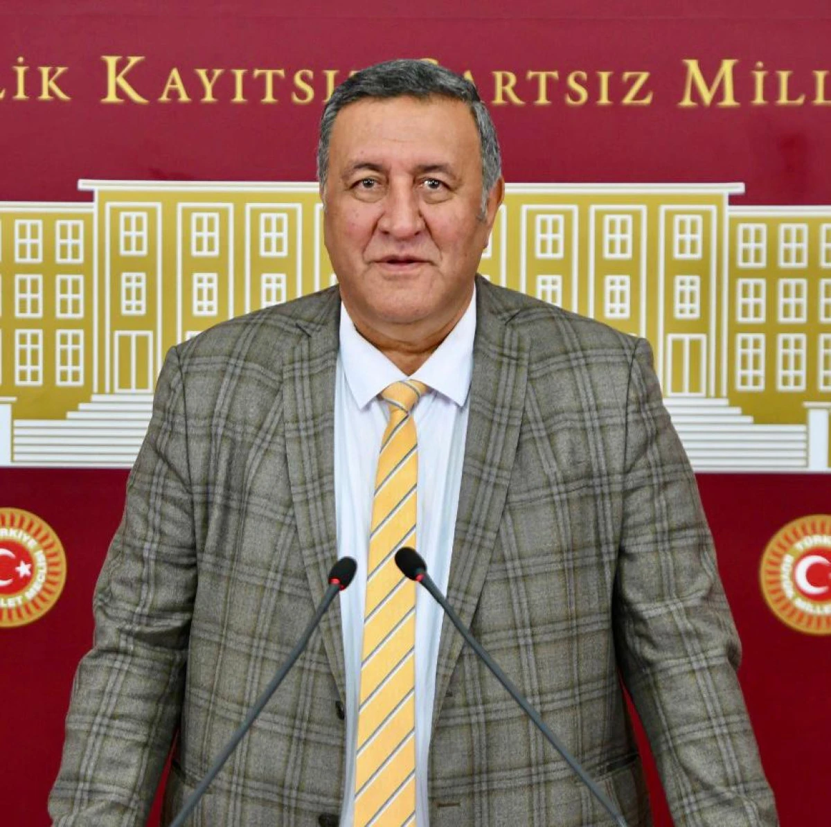 G&uuml;rer: "Kıyafette ikinci el d&ouml;nemi&rdquo;