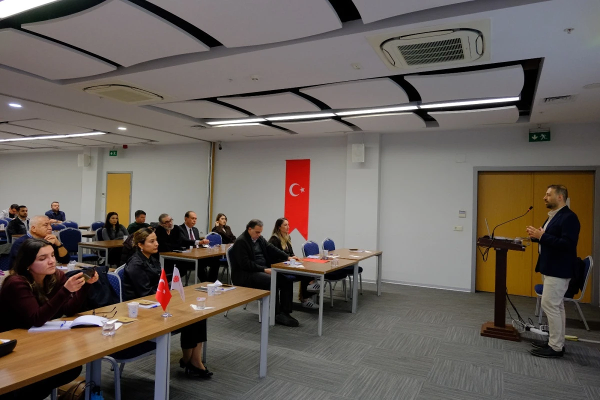 Kamu personeli ve  gazetecilere eğitim