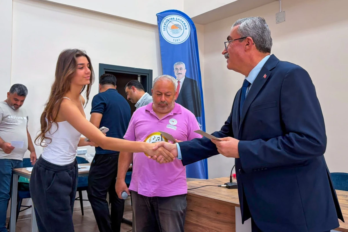Karataş, başarılı  sporcuları kutladı