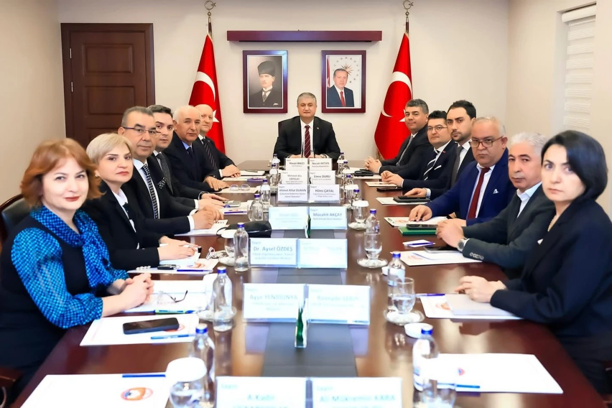 KARATAŞ SAHİL REHABİLİTASYON PROJESİ DEĞERLENDİRİLDİ