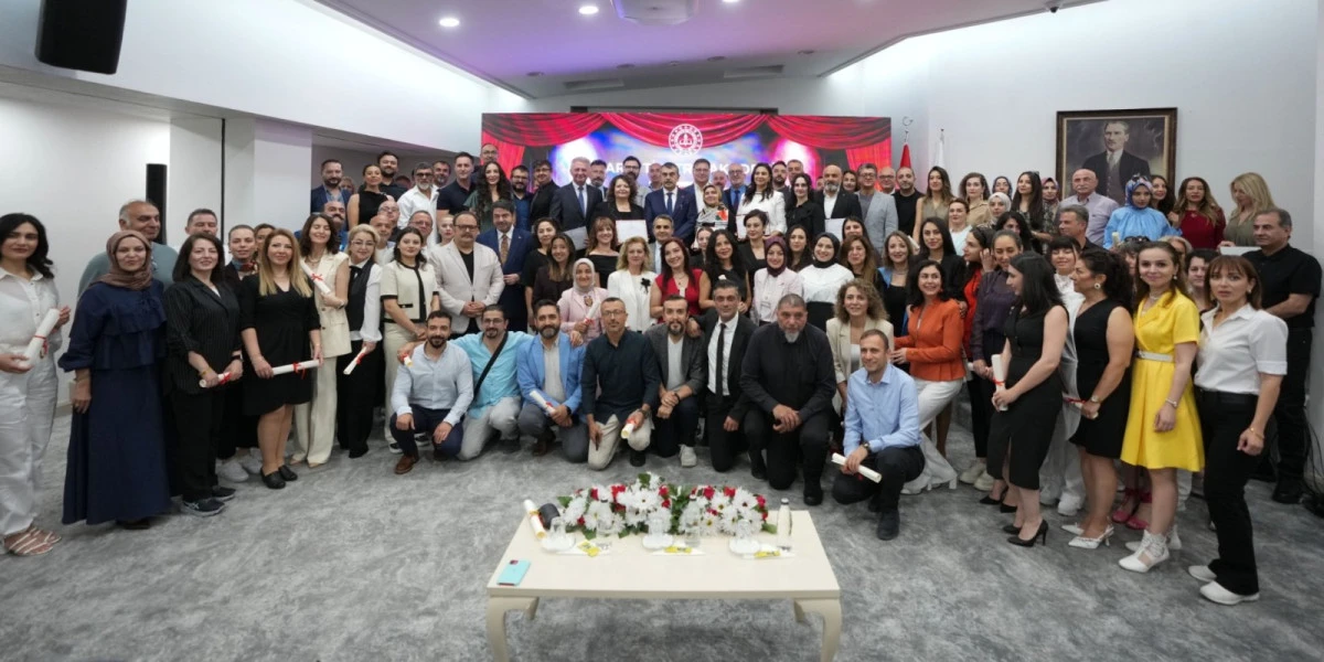 "MAARİF TİYATRO AKADEMİSİ  SERTİFİKA T&Ouml;RENİ" YAPILDI