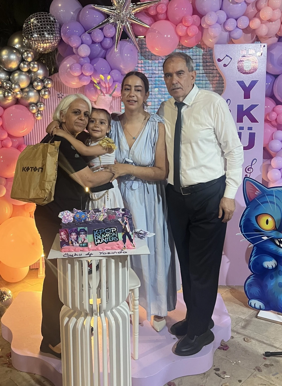Minik &Ouml;yk&uuml; 4. yaşını muhteşem bir partiyle kutladı