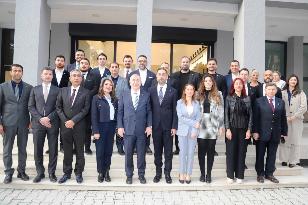 &Ouml;zdağ, iş insanlarıyla  ekonomiyi g&ouml;r&uuml;şt&uuml;