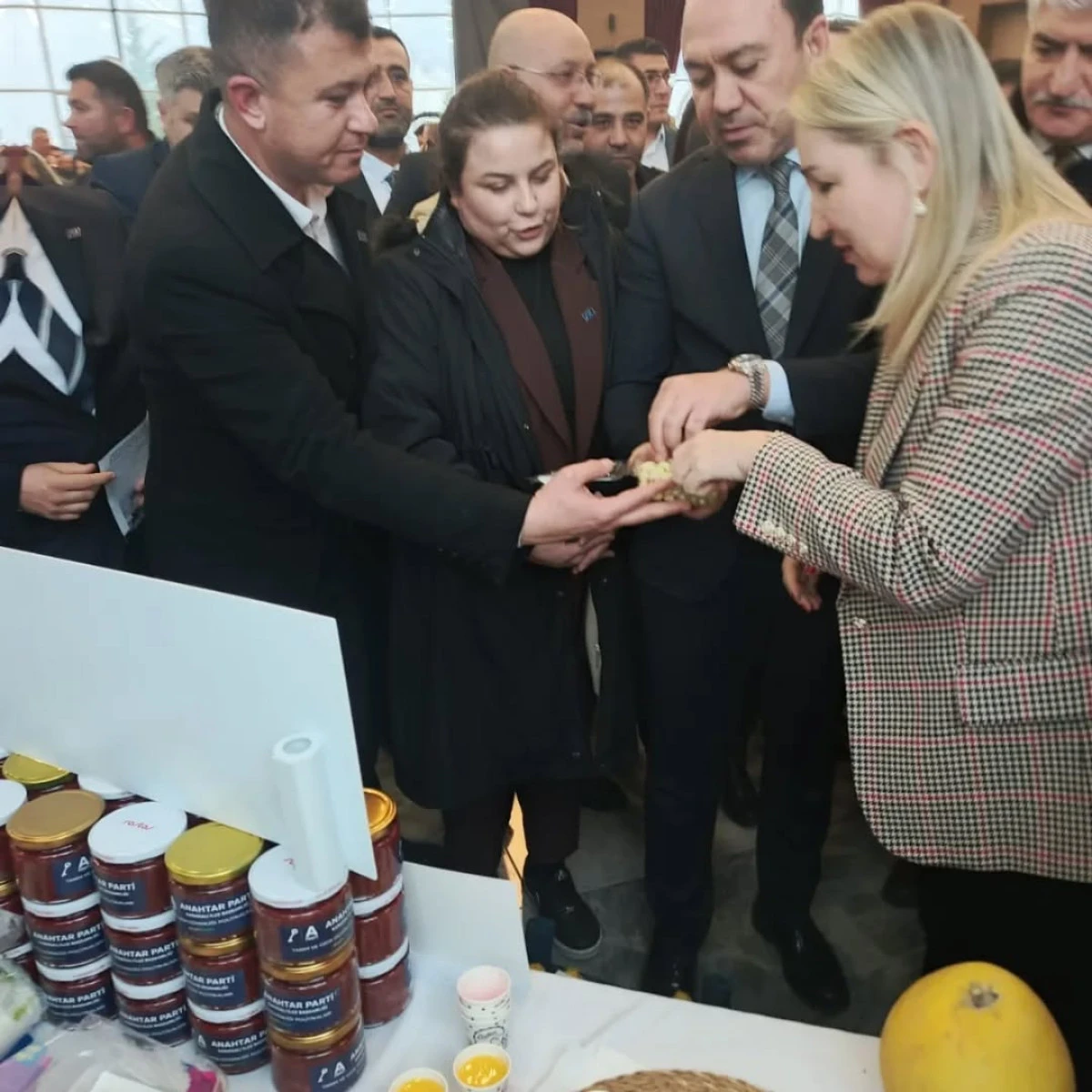 &ldquo;Pamuk, emek, alınteri  ucuz girdiler aşırı pahalı&rdquo;