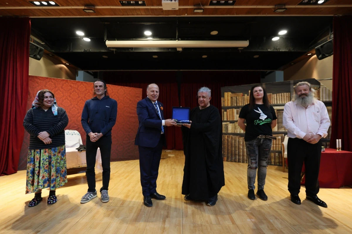 “Pembe Aslında Siyahtır”  izleyiciden tam not aldı