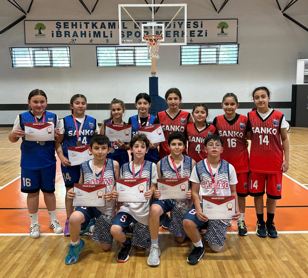 SANKO OKULLARI BASKETBOLDA ŞAMPİYON OLDU