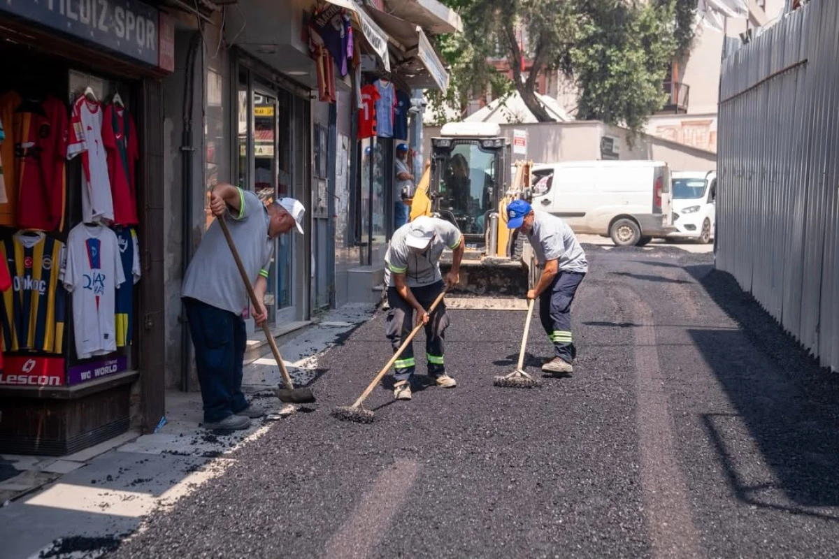 Seyhan’da Asfalt Seferberliği Sürüyor