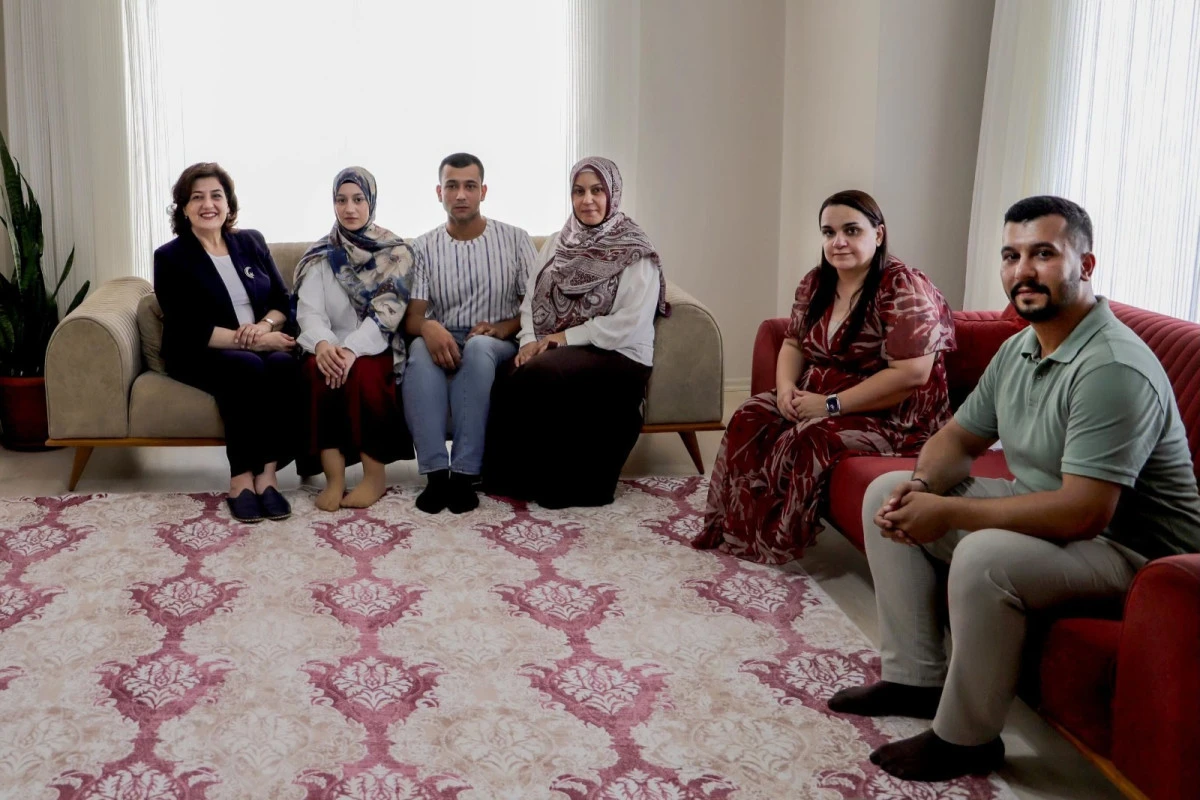 S&uuml;reyya Yavuz&rsquo;dan şehit ailelerine ziyaret