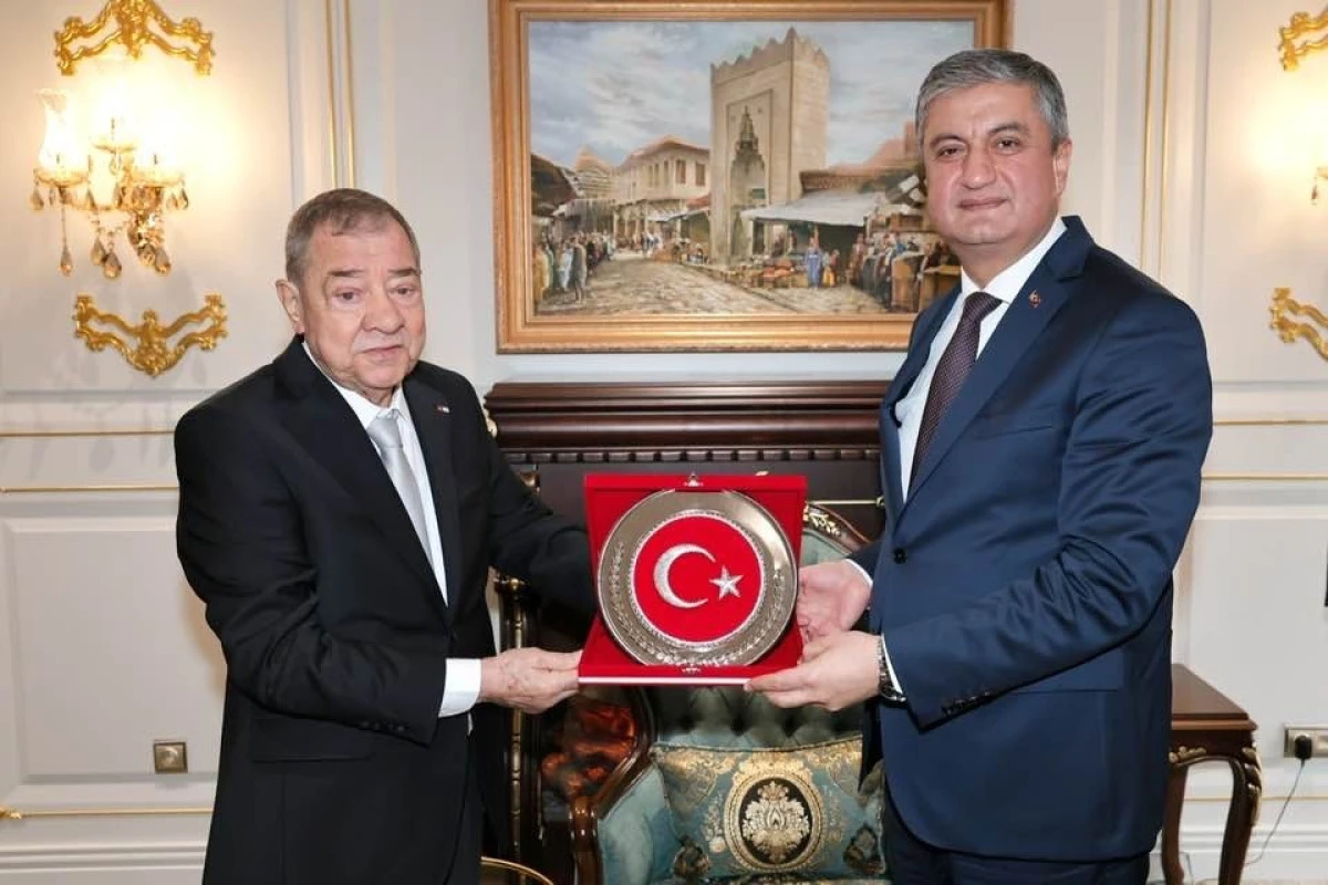 T&uuml;rk-İş heyetinden Vali Yavuz&rsquo;a ziyaret 