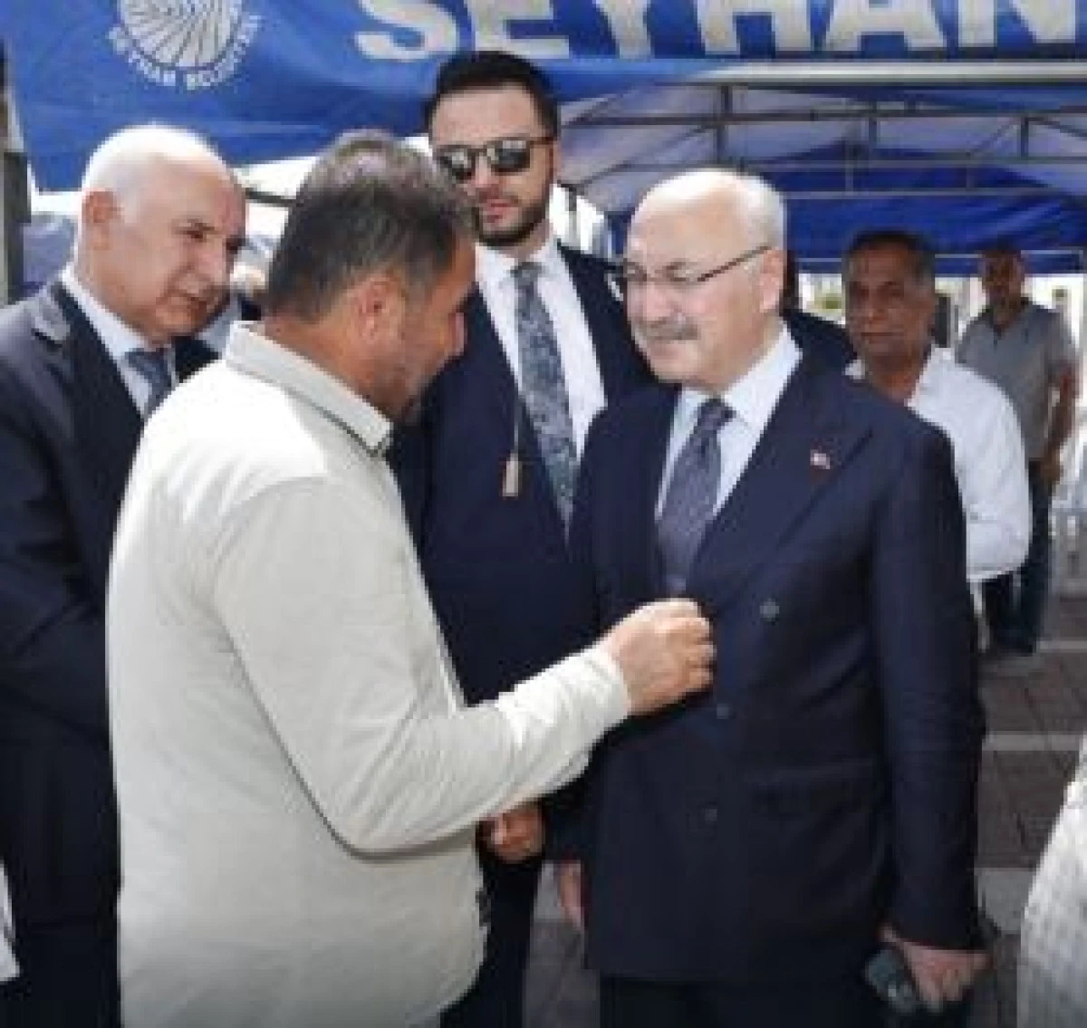 Vali Köşger Ova’da  vatandaşları dinledi