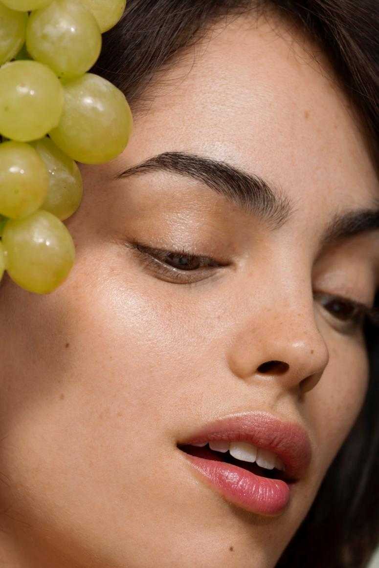 YAZ SICAKLARINDA KALICI MAKYAJ İÇİN ÖNERİLER