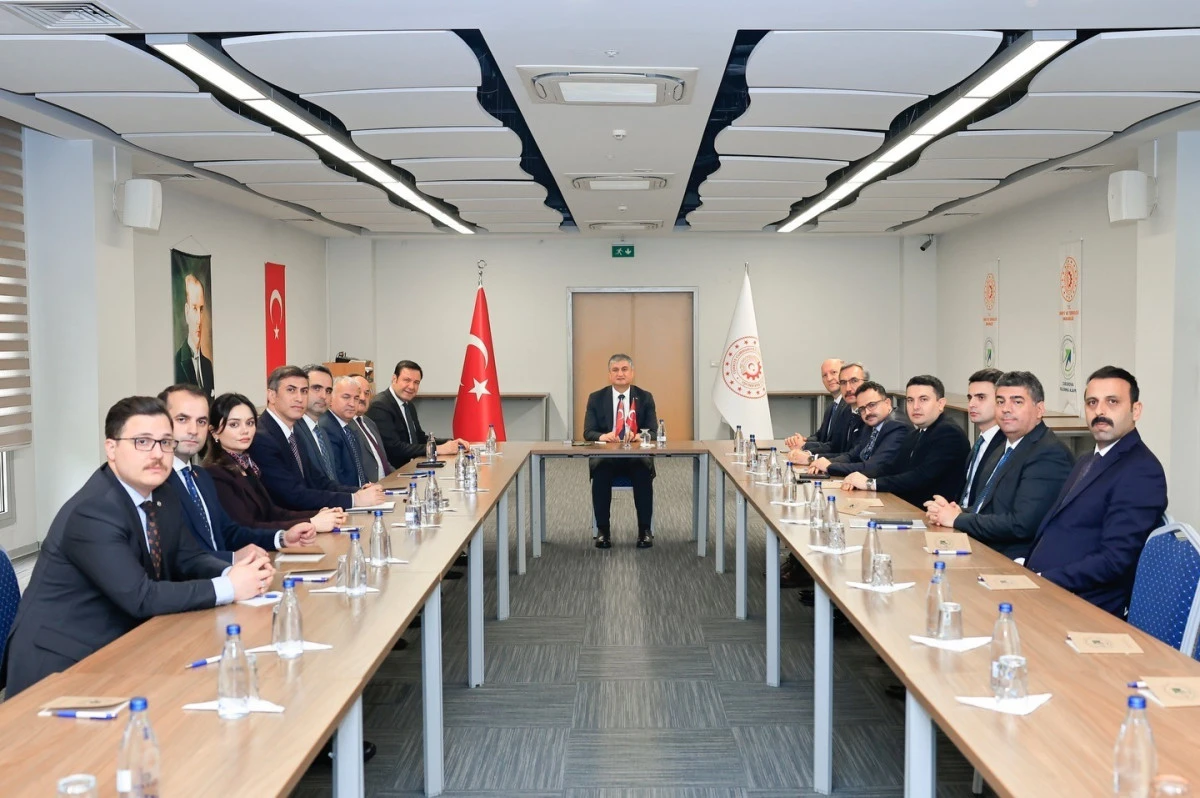 Yavuz&rsquo;dan, kaymakamlarla  değerlendirme toplantısı