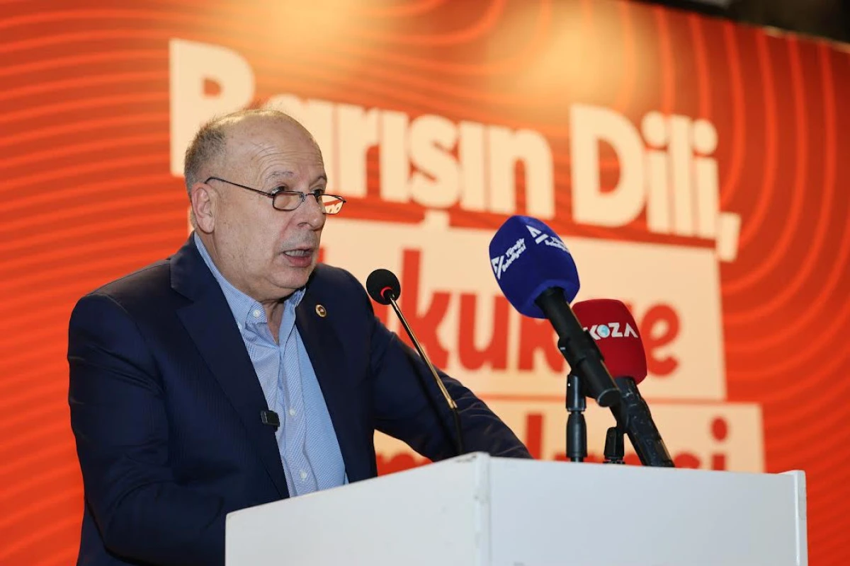 Y&Uuml;REĞİR&rsquo;DE &ldquo;BARIŞIN DİLİ HUKUK VE DEMOKRASİ OLMALI&rdquo; KONFERANSI