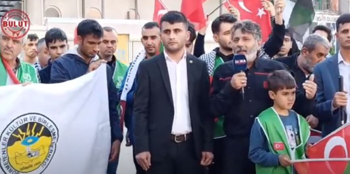 Adana'da İHH ve GÖRBİRDER üyeleri yürüyüş ve basın açıklaması yaptı