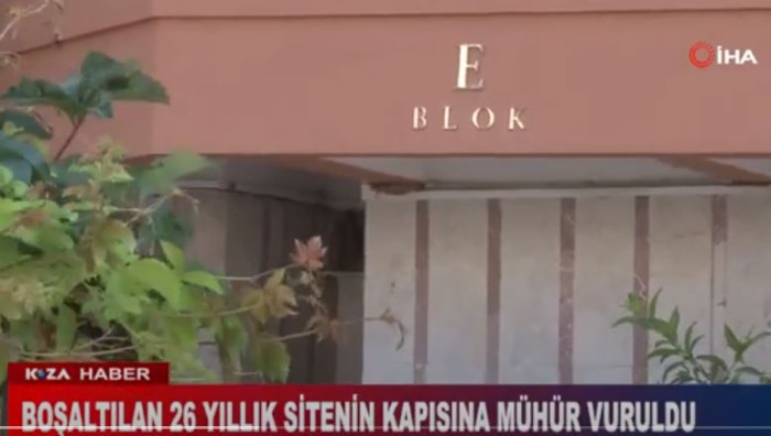 BOŞALTILAN 26 YILLIK SİTENİN KAPISINA MÜHÜR VURULDU